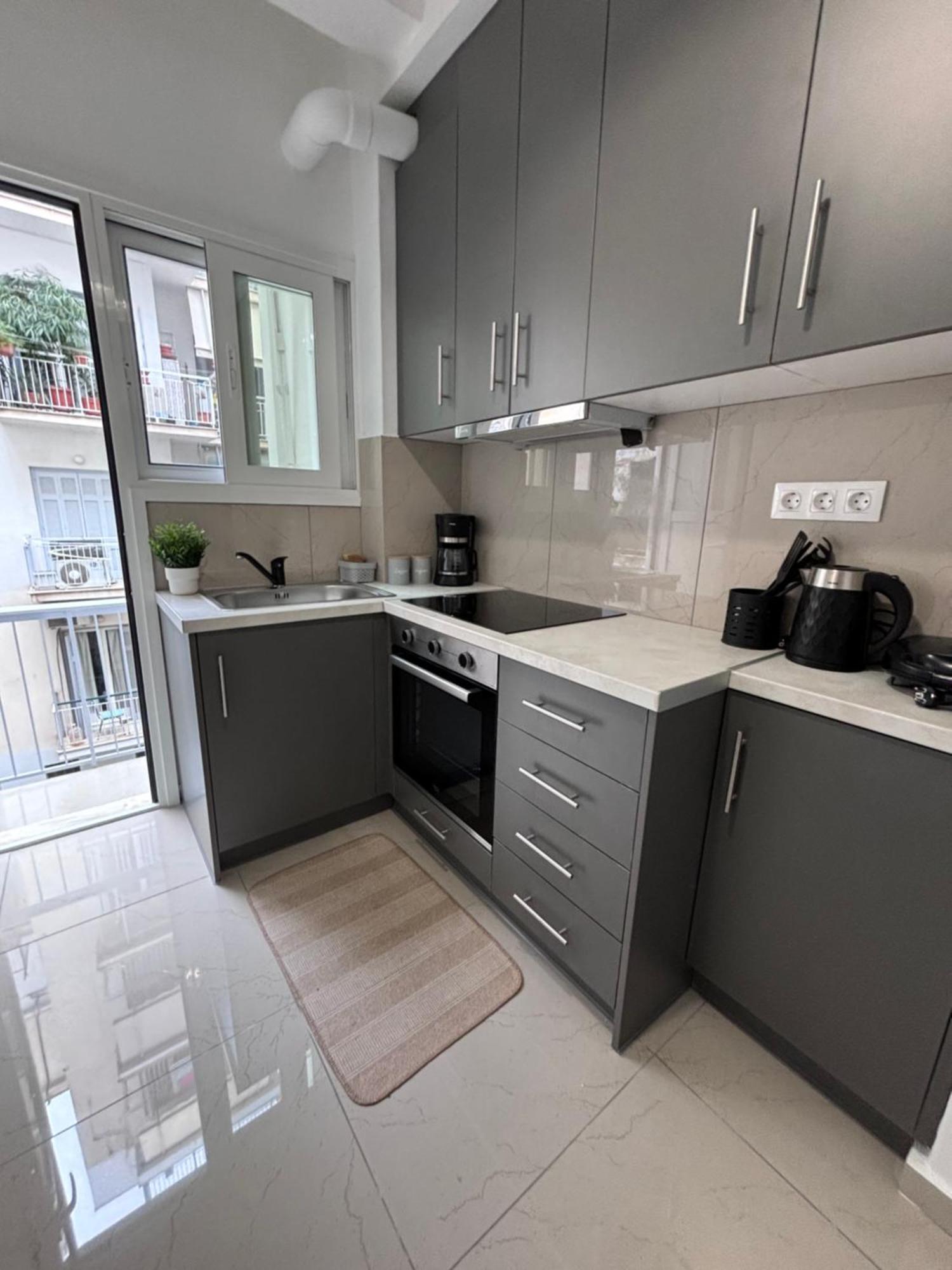 Cozy Apartment In The Heart Of 아테네 외부 사진